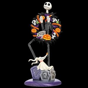 Jack Skellington & Zero with 7 glow-in-the-dark interchangeable seasonal wreaths